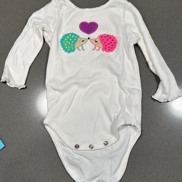 BUNDLE | baby girls | 6mth long sleeve & long sleeved body suits - Picture 2 of 7